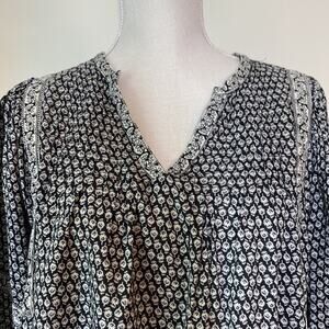 Old Navy Black and White Tunic Top Size Large